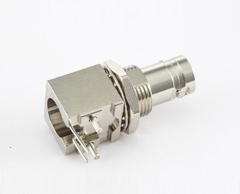 BNC连接器50ΩPCB安装母头弯式插孔前锁穿墙