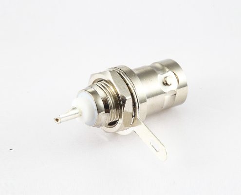 BNC连接器50Ω母头180度面板安装后锁穿墙隔板接线接地